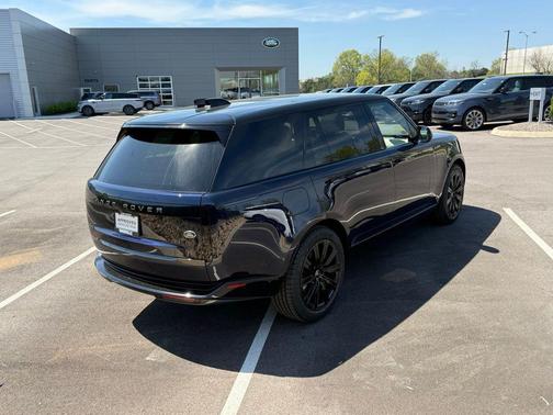 Portofino Blue Metallic 2023 Land Rover Range Rover P400 SE