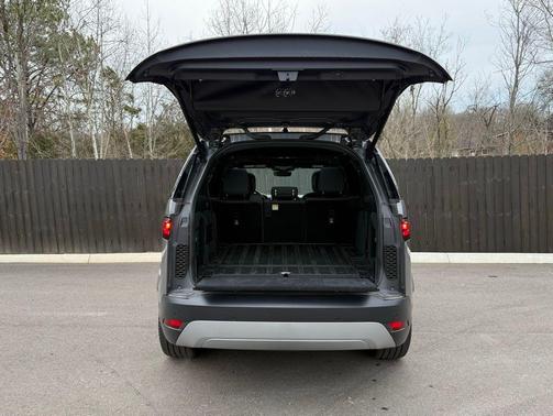 2025 Land Rover Discovery P300 S