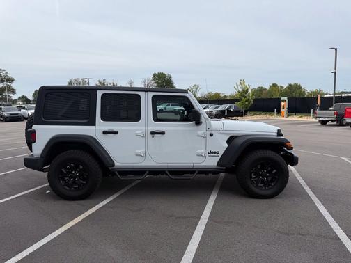 Bright White Clearcoat 2021 Jeep Wrangler Willys