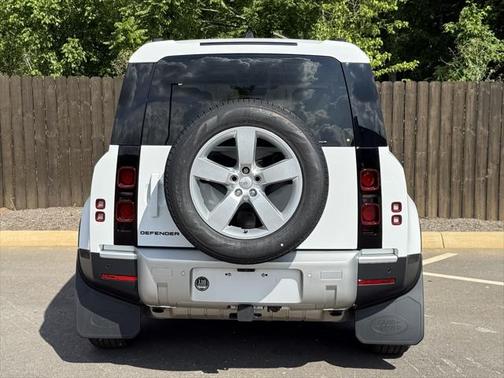2025 Land Rover Defender 110 P400 S