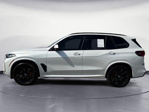 Mineral White Metallic 2026 BMW X5 xDrive40i