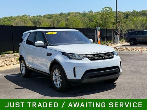 Fuji White 2018 Land Rover Discovery SE
