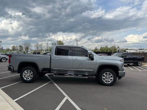 Sterling Gray Metallic 2024 Chevrolet Silverado 2500 High Country