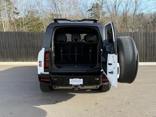 2023 Land Rover Defender 130 X-Dynamic SE