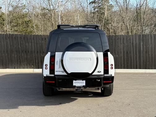2023 Land Rover Defender 130 X-Dynamic SE