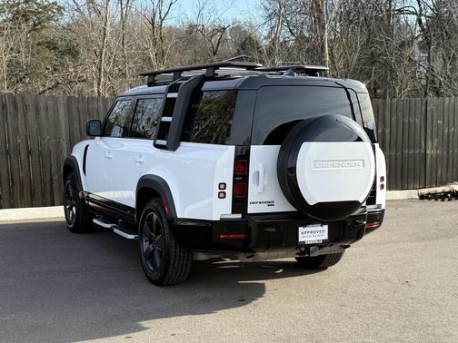 2023 Land Rover Defender 130 X-Dynamic SE