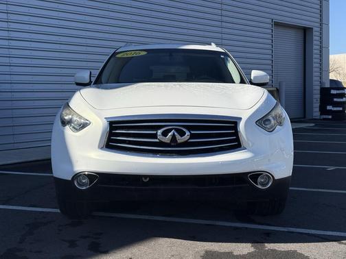 2016 INFINITI QX70 Base