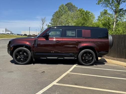2025 Land Rover Defender 130 P400 X-Dynamic SE