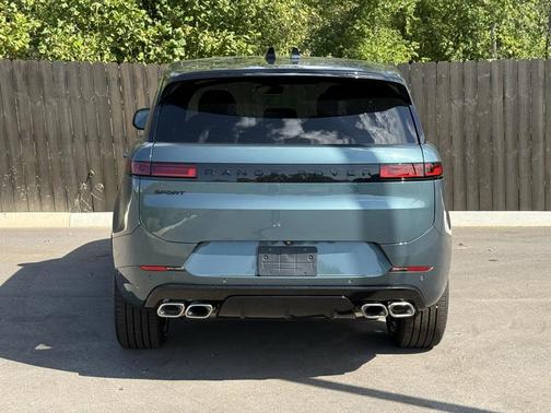 2025 Land Rover Range Rover Sport SE