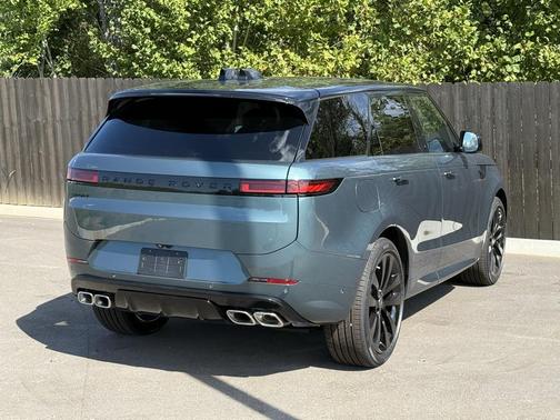 2025 Land Rover Range Rover Sport SE
