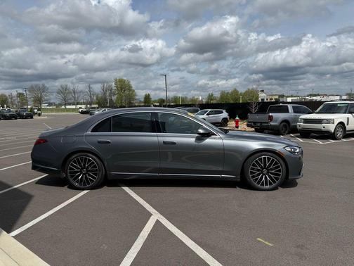 Selenite Gray/Obsidian Black 2022 Mercedes-Benz S-Class S 580 4MATIC