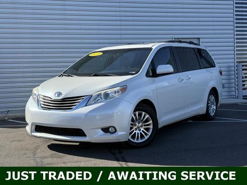 2015 Toyota Sienna XLE