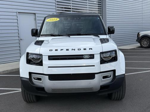 2023 Land Rover Defender 130 SE