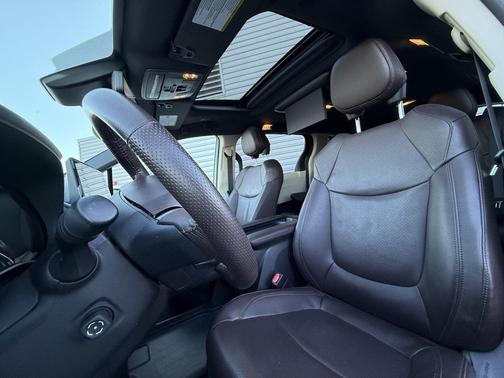 2023 Toyota Sienna Platinum 7 Passenger