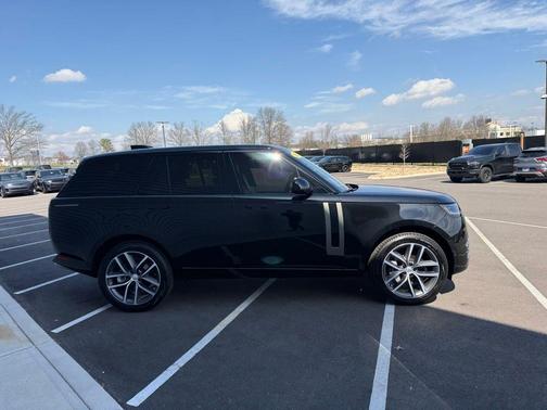 2025 Land Rover Range Rover P400 SE