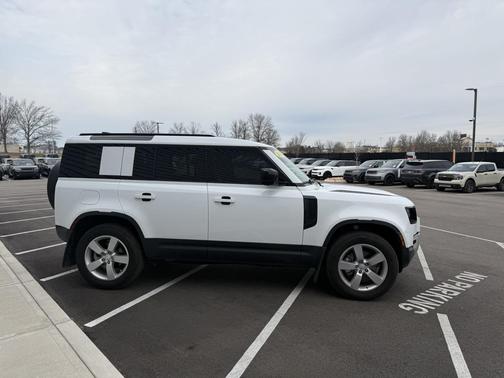 2025 Land Rover Defender 110 P300