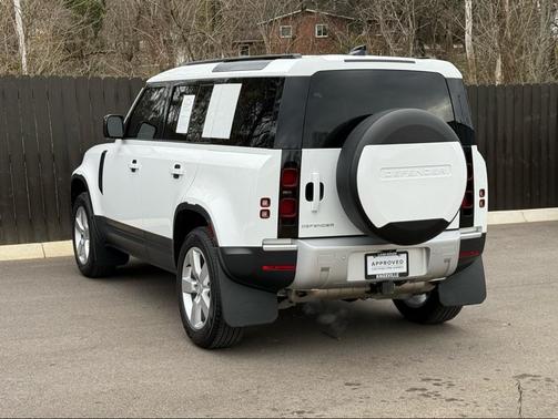 2025 Land Rover Defender 110 P300