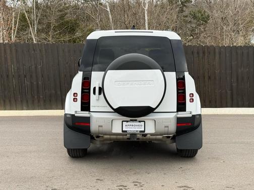 2025 Land Rover Defender 110 P300