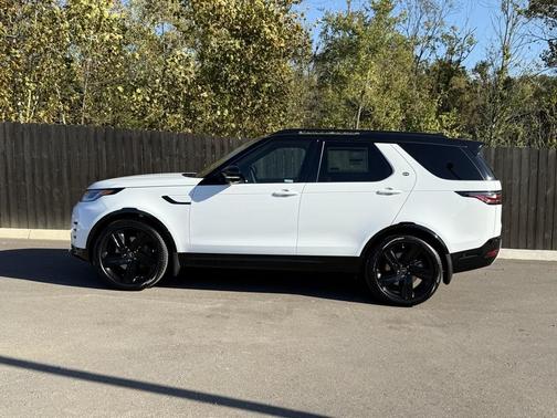 2026 Land Rover Discovery Tempest Edition