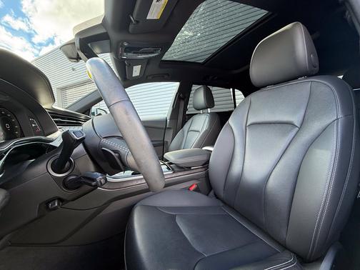 Glacier White Metallic 2021 Audi Q8 55 Prestige