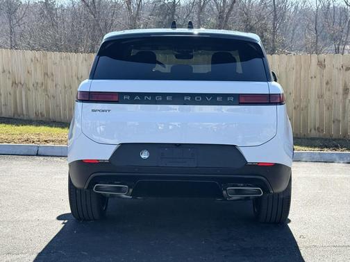 2025 Land Rover Range Rover Sport SE