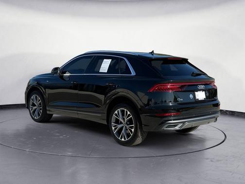 Mythos Black Metallic 2023 Audi Q8 55 Premium Plus