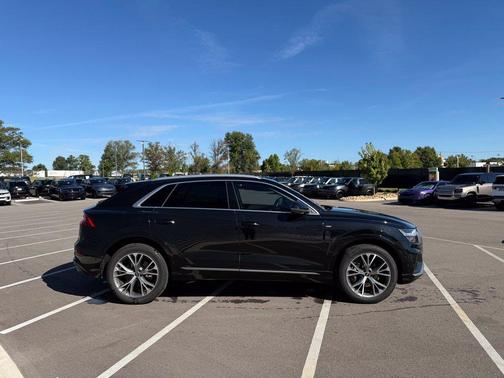Mythos Black Metallic 2023 Audi Q8 55 Premium Plus