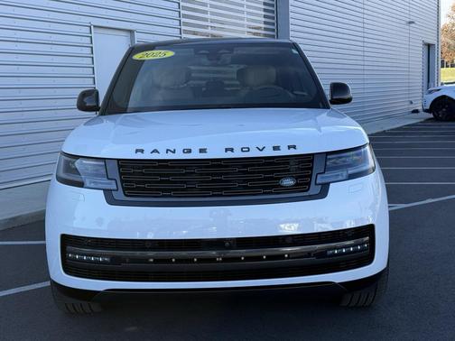 2025 Land Rover Range Rover P550e Autobiography