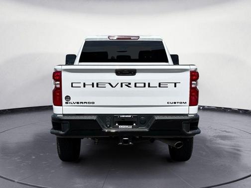 Summit White 2025 Chevrolet Silverado 2500 Custom