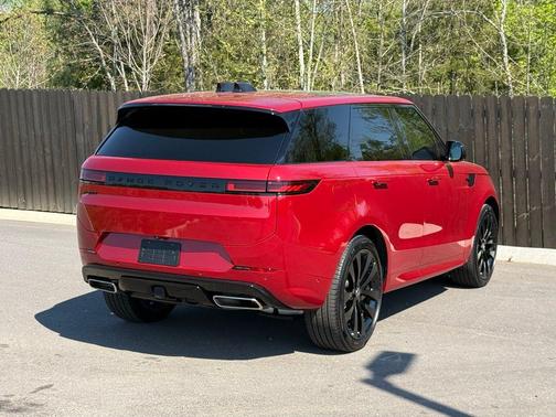 2025 Land Rover Range Rover Sport SE