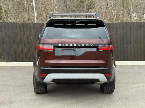 2026 Land Rover Discovery Tempest Edition