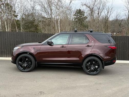 2026 Land Rover Discovery Tempest Edition