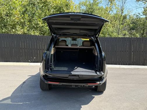 2025 Land Rover Range Rover P530 SE