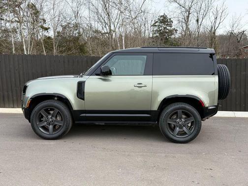 2023 Land Rover Defender 90 X-Dynamic SE
