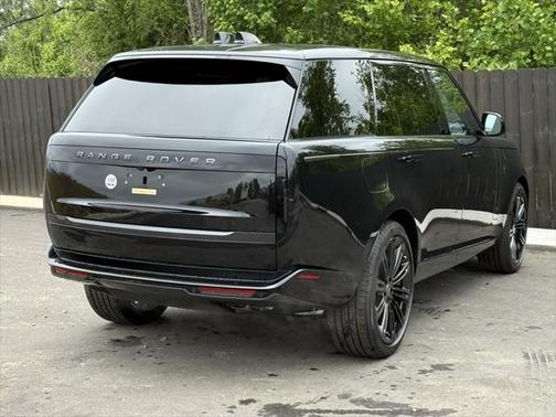 2025 Land Rover Range Rover P530 SE 7 Seat