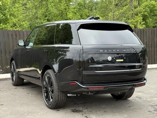 2025 Land Rover Range Rover P530 SE 7 Seat