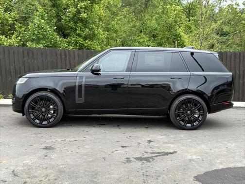 2025 Land Rover Range Rover P530 SE 7 Seat