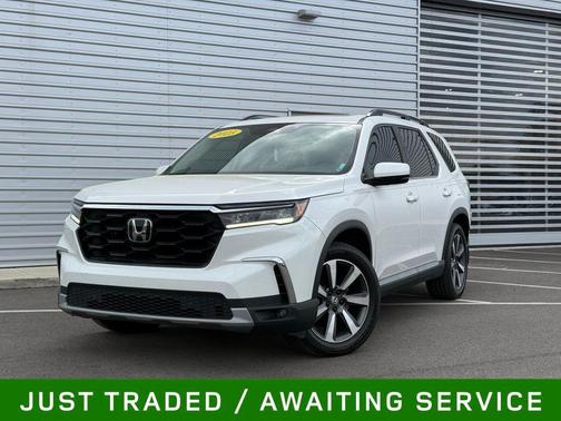 Platinum White Pearl 2025 Honda Pilot Touring 8-Passenger