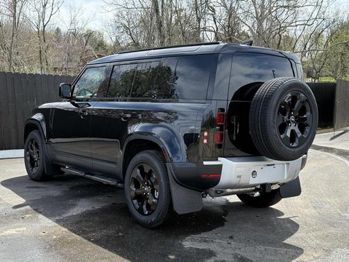2025 Land Rover Defender 110 P400 S
