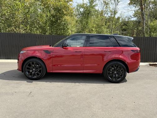 2025 Land Rover Range Rover Sport SE