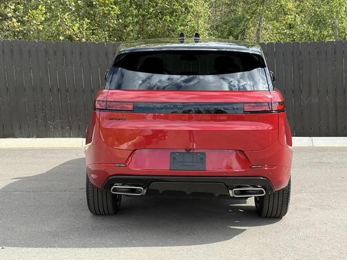 2025 Land Rover Range Rover Sport SE