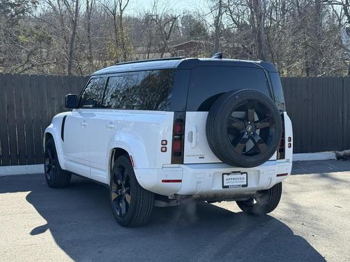 2021 Land Rover Defender 110 SE