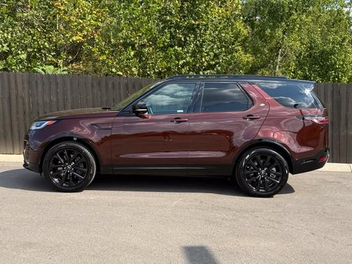 Sedona Red 2026 Land Rover Discovery Gemini Edition AWD