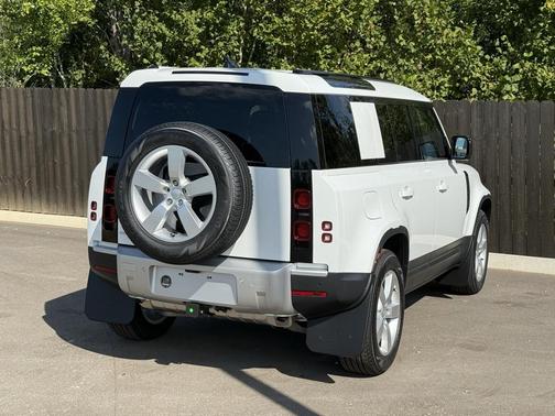 2025 Land Rover Defender 110 P300
