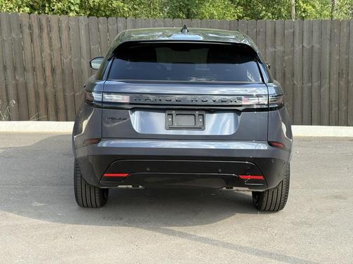 2026 Land Rover Range Rover Velar P250 SE R-Dynamic