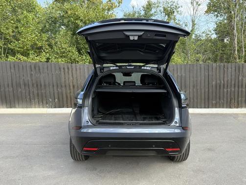 2026 Land Rover Range Rover Velar P250 SE R-Dynamic