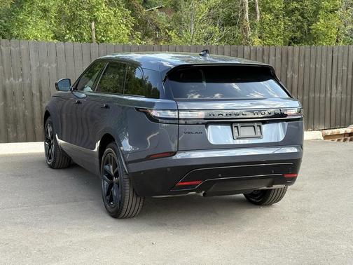 2026 Land Rover Range Rover Velar P250 SE R-Dynamic