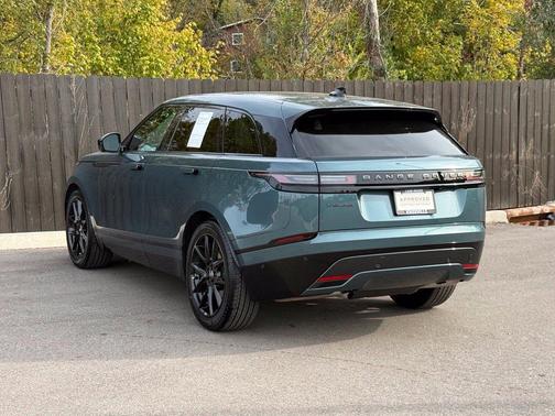 Giola Green Metallic 2026 Land Rover Range Rover Velar Dynamic SE
