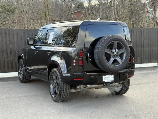 2024 Land Rover Defender 110 P400 X-Dynamic SE