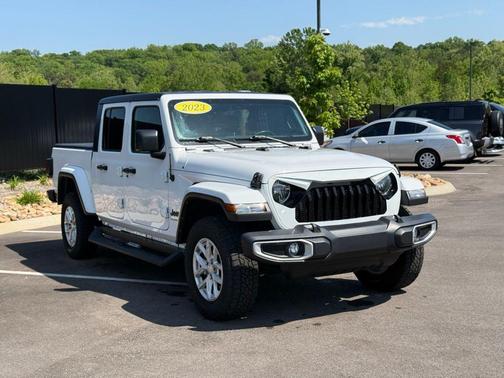 Bright White Clearcoat 2023 Jeep Gladiator Sport S